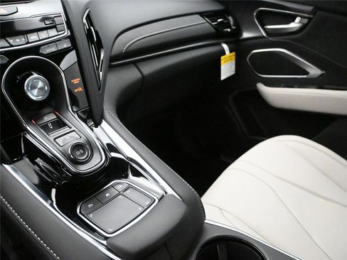 Certified 2026 Acura RDX SH-AWD image 4