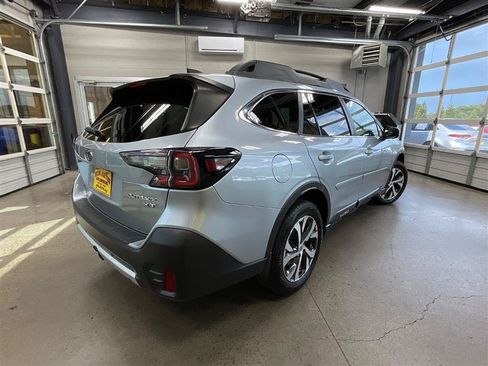 Used 2021 Subaru Outback Limited XT w/ Popular Package #2 AWD/4WD image 5