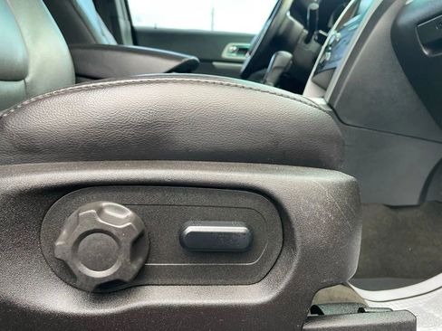 Used 2015 Ford Explorer XLT w/ Equipment Group 202A image 65