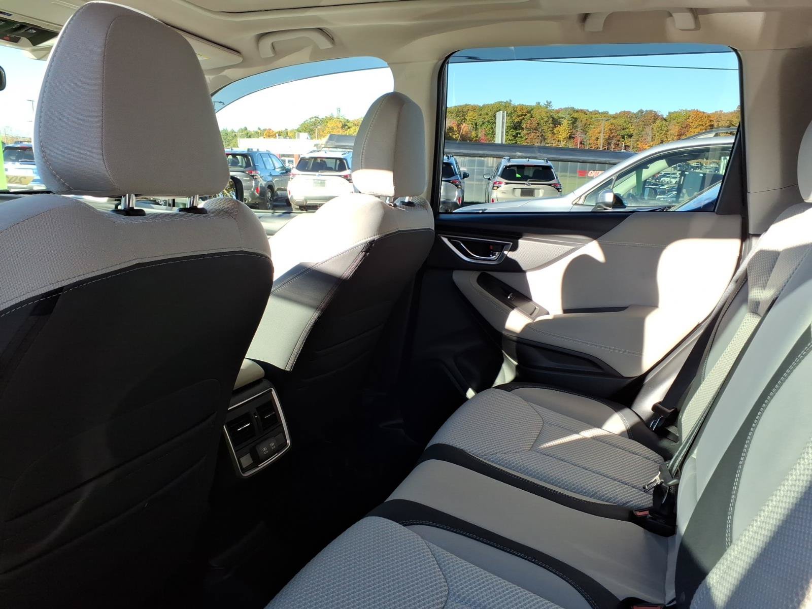 Used 2019 Subaru Forester Premium AWD/4WD image 7