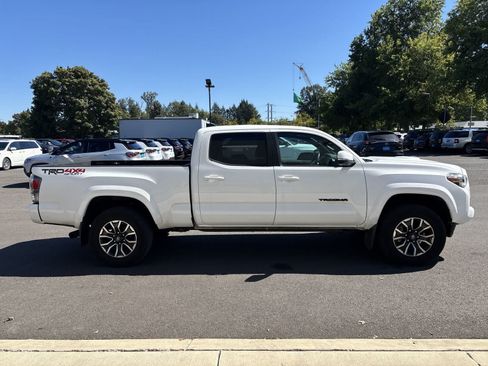 Used 2023 Toyota Tacoma TRD Sport w/ TRD Premium Sport Package AWD/4WD image 5