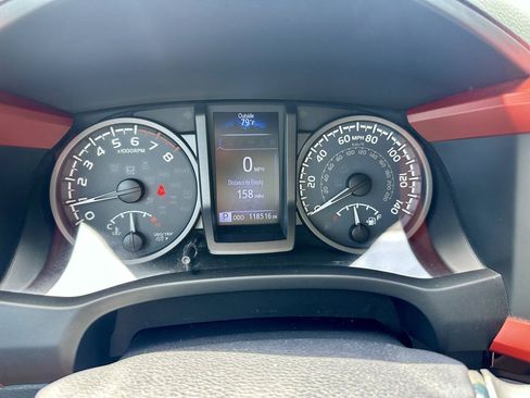 Used 2017 Toyota Tacoma TRD Sport w/ Tow Package AWD/4WD image 24