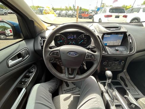 Used 2017 Ford Escape SE w/ Equipment Group 201A FWD image 29