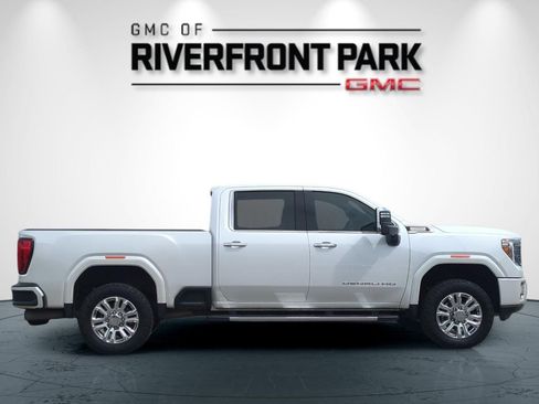 Used 2022 GMC Sierra 3500 Denali AWD/4WD image 2
