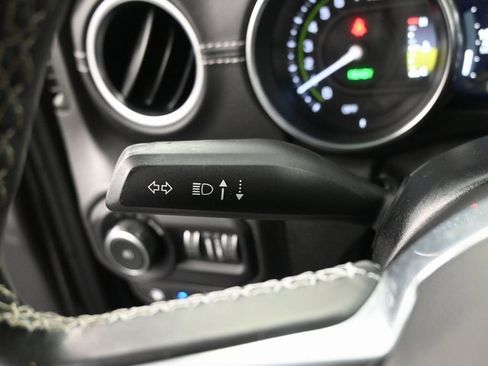 Used 2022 Jeep Wrangler Unlimited Sahara w/ Cold Weather Group image 19