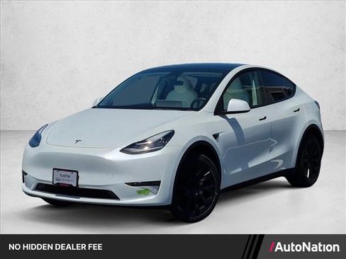 Used 2023 Tesla Model Y Long Range AWD/4WD image 1