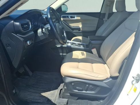Used 2020 Ford Explorer XLT w/ Equipment Group 202A AWD/4WD image 19
