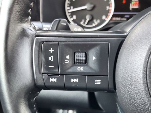 Used 2025 Nissan Pathfinder SV image 19