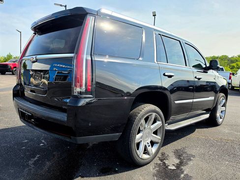 Used 2019 Cadillac Escalade Luxury AWD/4WD image 11