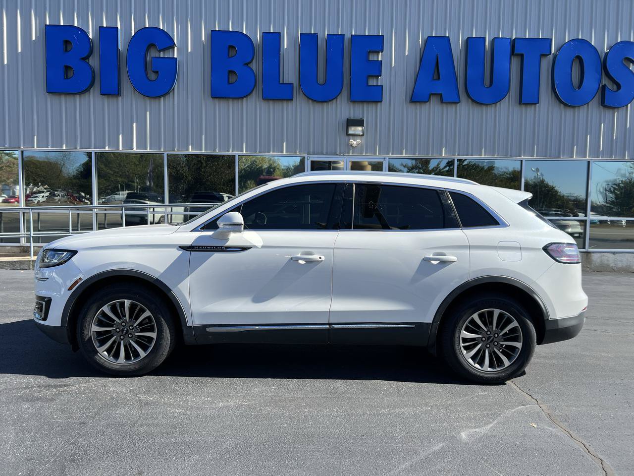 Used 2020 Lincoln Nautilus Premier w/ Equipment Group 101A AWD/4WD image 2
