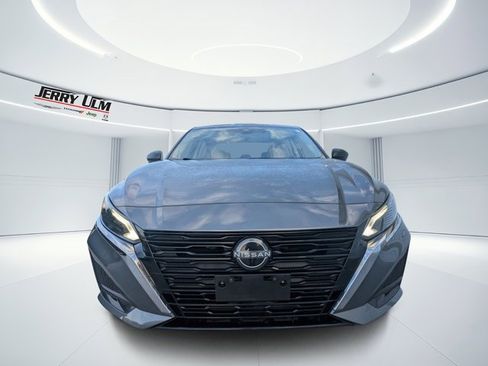 Used 2024 Nissan Altima 2.5 SV image 7