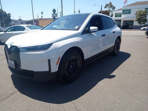 Used 2025 BMW iX xDrive50 image 3