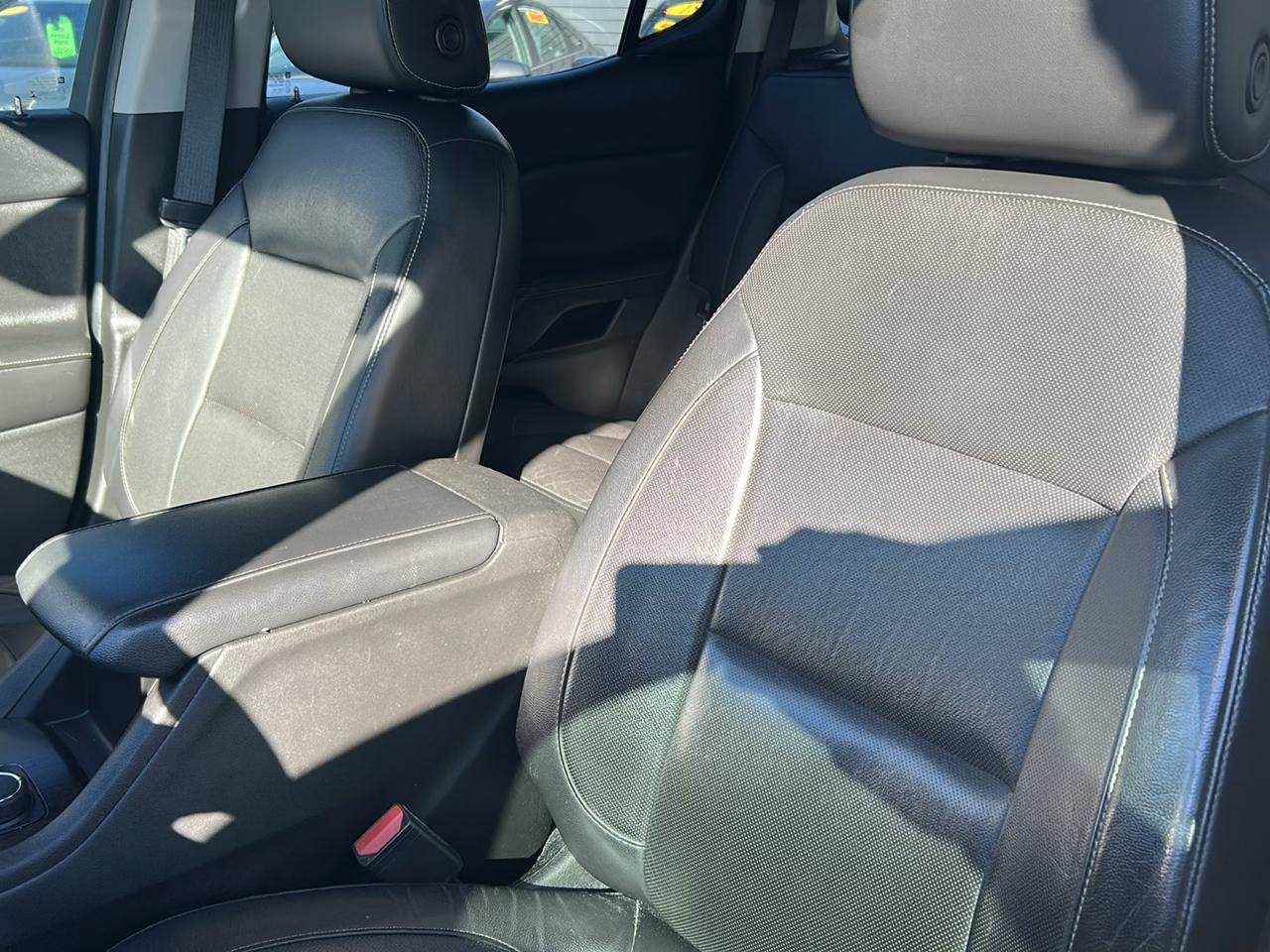 Used 2018 GMC Acadia SLT AWD/4WD image 19
