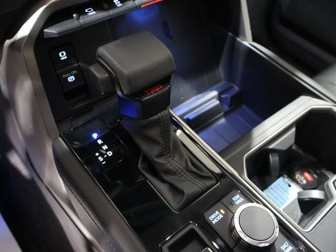 Used 2024 Toyota Tundra Limited image 31