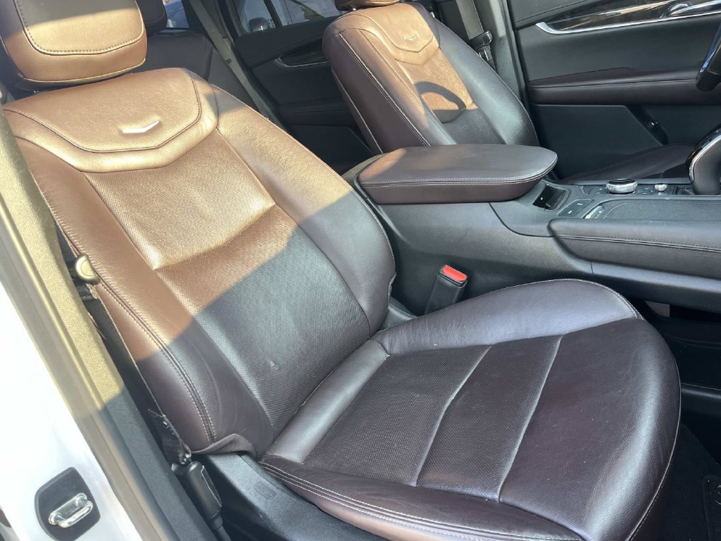 Used 2021 Cadillac XT6 Premium Luxury FWD image 30