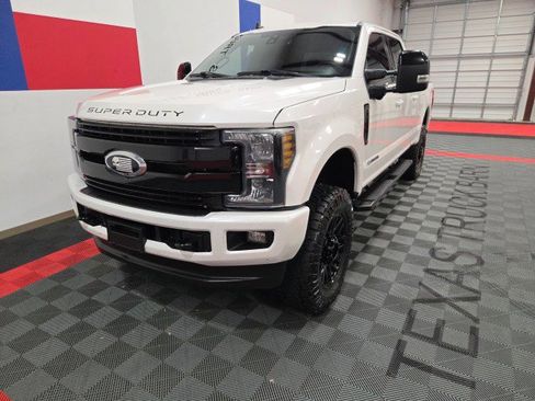 Used 2019 Ford F250 Lariat w/ Lariat Ultimate Package image 3