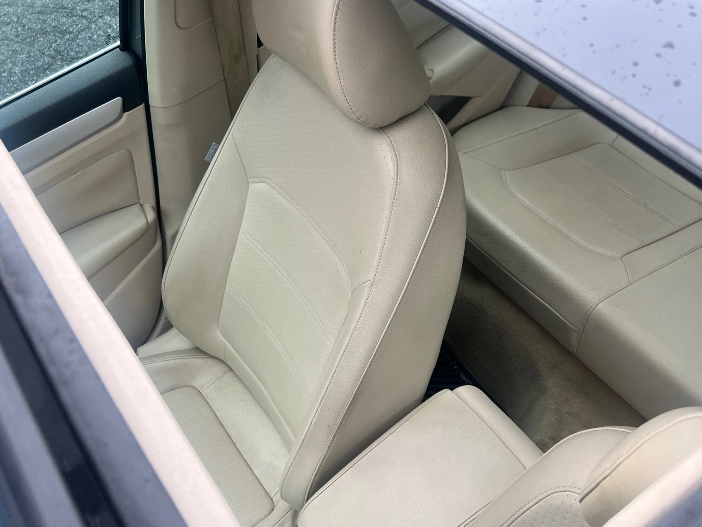 Used 2012 Volkswagen Passat TDI SE FWD image 24