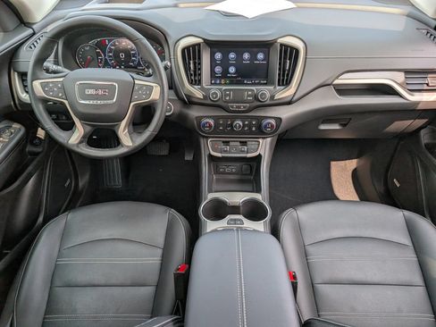 Used 2023 GMC Terrain Denali w/ Denali Premium Package AWD/4WD image 9