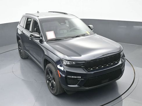 Used 2024 Jeep Grand Cherokee Limited w/ Black Appearance Package image 57