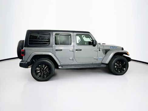 Used 2023 Jeep Wrangler Unlimited Sahara AWD/4WD image 10
