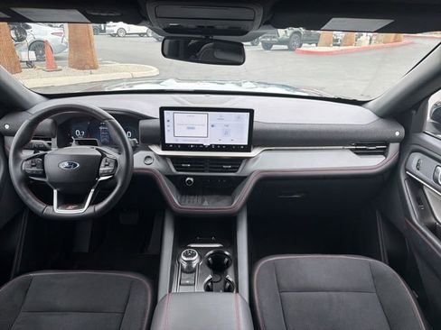 Used 2025 Ford Explorer ST image 11