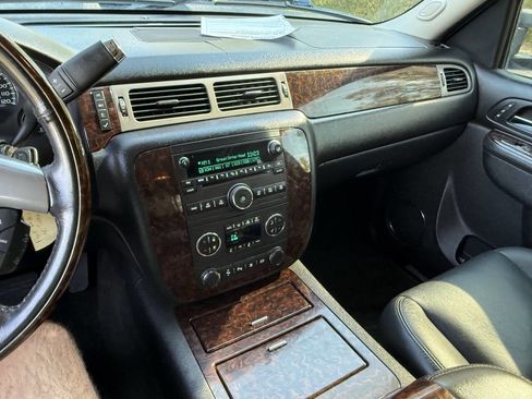 Used 2011 GMC Sierra 2500 Denali w/ Suspension Package, Off-Road image 16