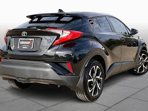 Used 2022 Toyota C-HR XLE image 12