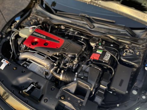 Used 2018 Honda Civic Type R image 16