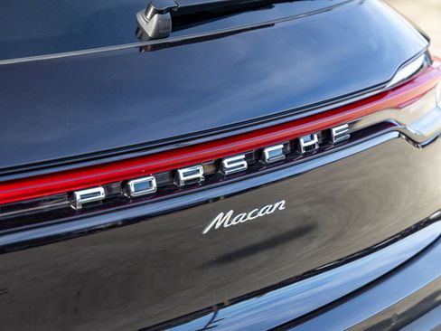 New 2025 Porsche Macan image 19