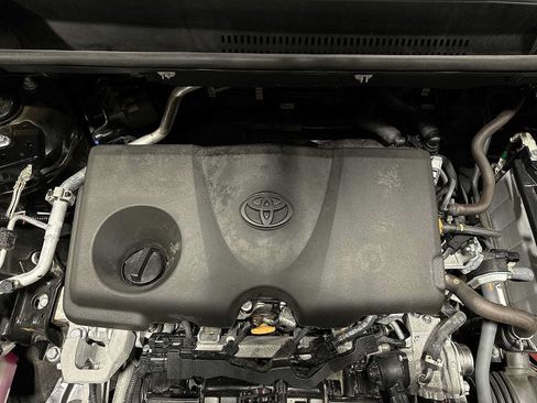 Used 2025 Toyota RAV4 XLE AWD/4WD image 12