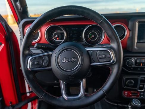 Used 2020 Jeep Gladiator Rubicon w/ Cold Weather Group image 15