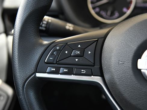 Used 2025 Nissan Sentra SV FWD image 26