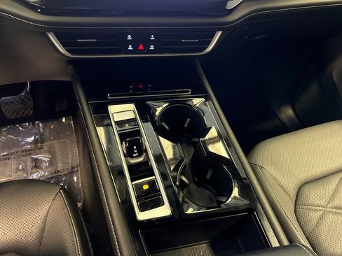 Certified 2024 Volkswagen Atlas SE AWD/4WD image 28