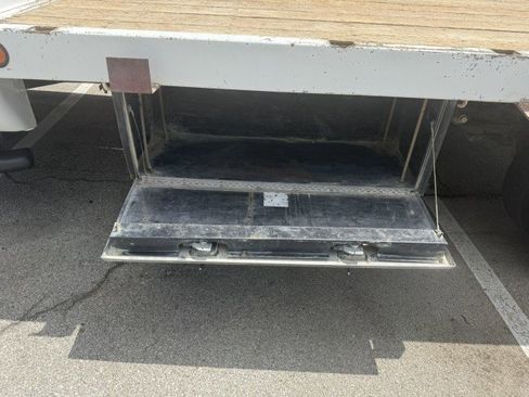 Used 2015 Ford F550 4x4 Regular Cab Super Duty image 11