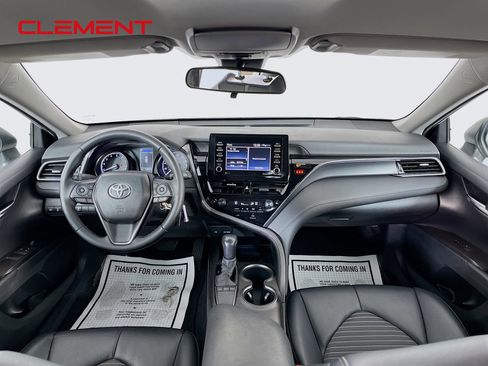 Used 2022 Toyota Camry SE FWD image 12