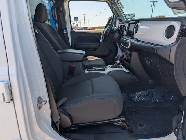 Used 2022 Jeep Gladiator Sport AWD/4WD image 3