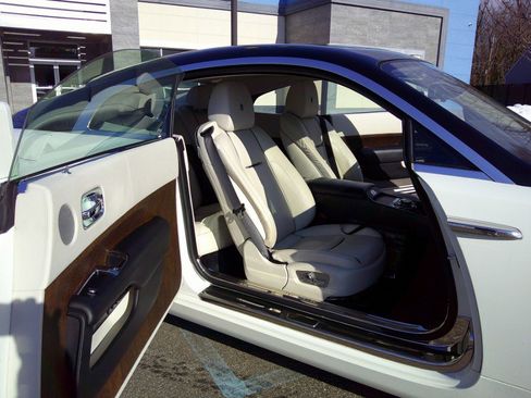 Used 2014 Rolls-Royce Wraith image 57