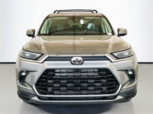 New 2026 Toyota Grand Highlander Limited image 2