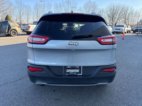 Used 2016 Jeep Cherokee Limited image 6