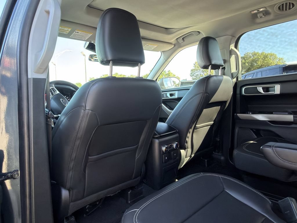 Used 2022 Ford Explorer XLT w/ Equipment Group 202A RWD image 19
