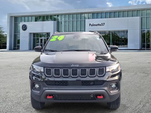 Used 2024 Jeep Compass Trailhawk AWD/4WD image 2