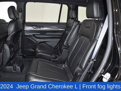 Used 2024 Jeep Grand Cherokee L Limited w/ Luxury Tech Group II image 29