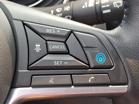 Used 2022 Nissan Rogue Sport SL AWD/4WD image 23