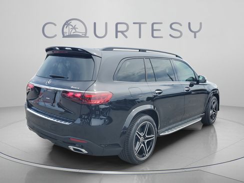 Certified 2026 Mercedes-Benz GLS 450 4MATIC image 4