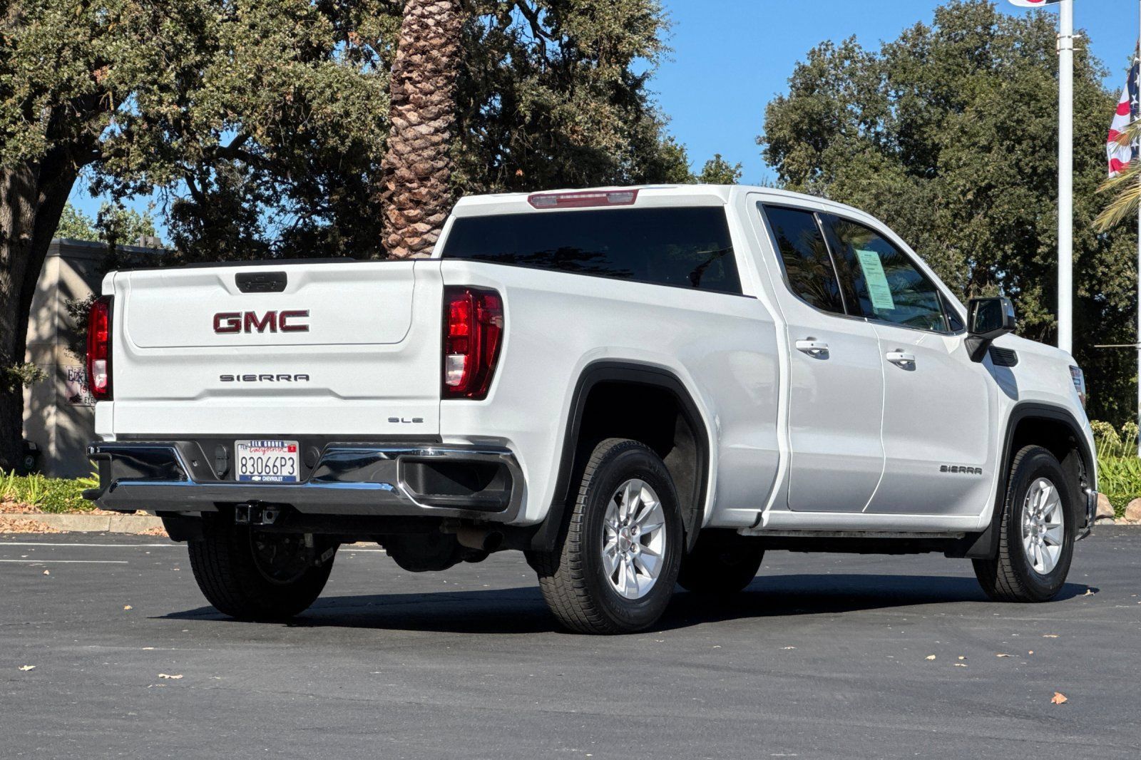 Used 2022 GMC Sierra 1500 SLE RWD image 3