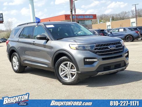 Certified 2024 Ford Explorer XLT w/ Equipment Group 202A AWD/4WD image 1