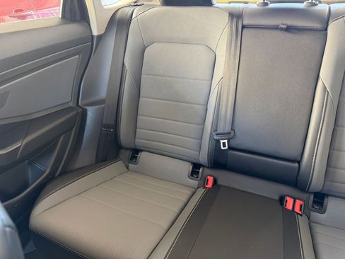 Used 2025 Volkswagen Jetta SE image 41