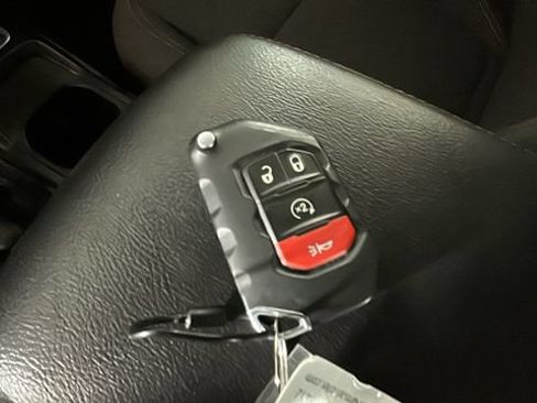 Used 2024 Jeep Wrangler Unlimited Sahara AWD/4WD image 20