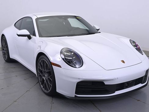 Used 2025 Porsche 911 Carrera image 9