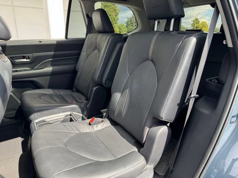 Used 2024 Toyota Grand Highlander AWD image 8